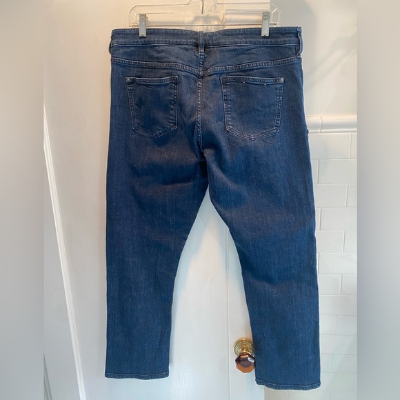 Anthropologie- Pilcro- Slim Boyfriend, Engineered Floral Sequin Detail, Size 31 - Picture 10 of 15